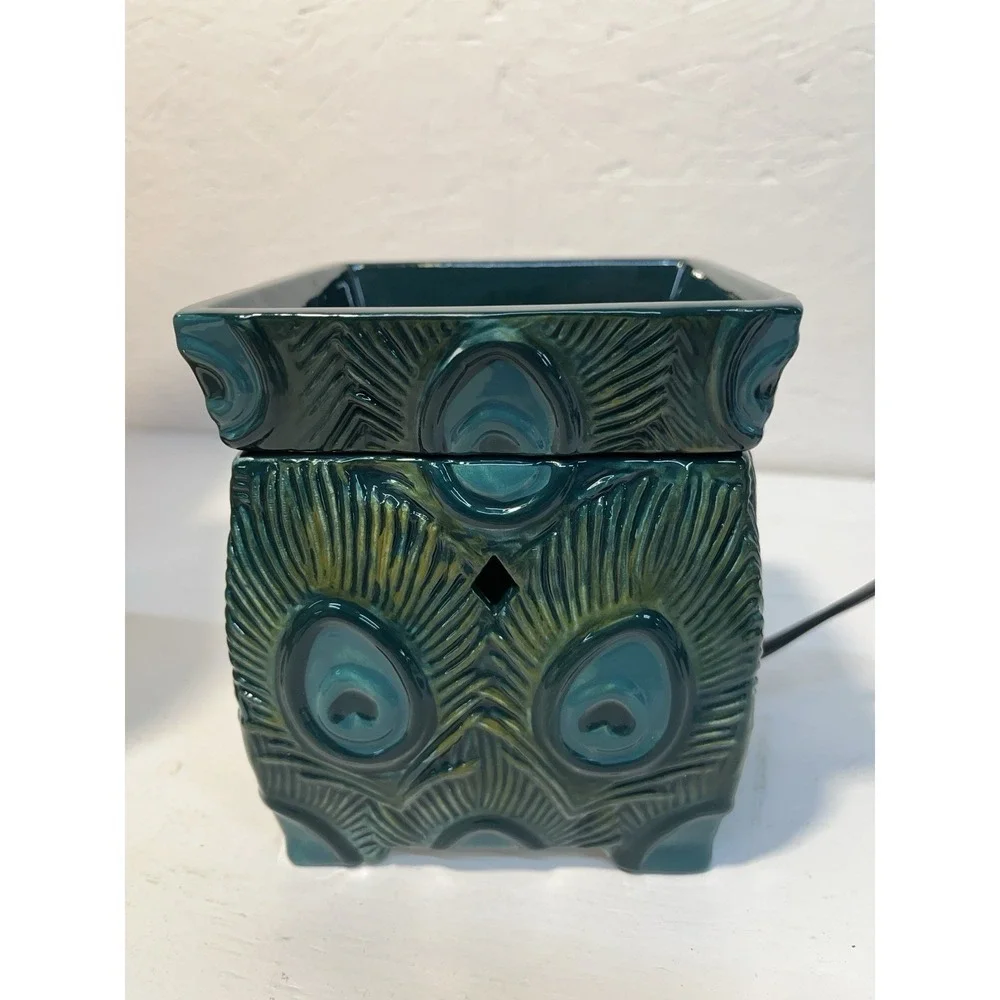 Tyler Candle Company‎ Exotic Peacock Wax Warmer With Diva Wax Melts. NIB